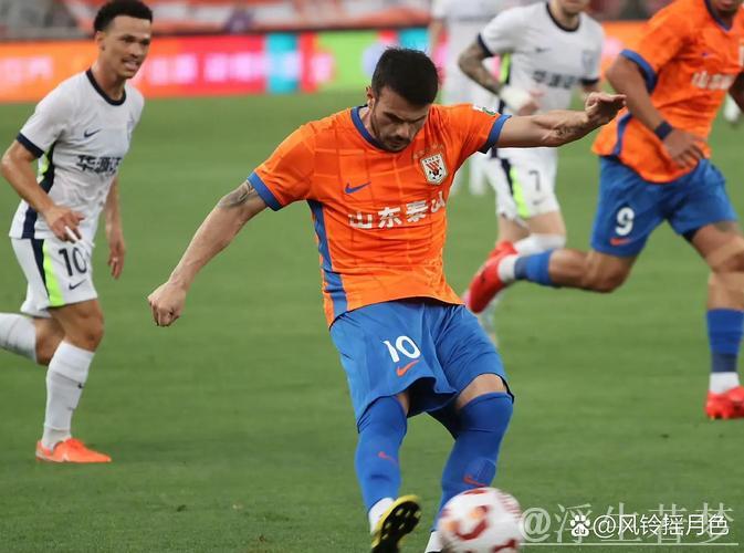武汉双外援闪耀 两球力克青岛